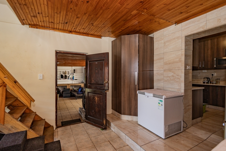 5 Bedroom Property for Sale in Ruyterwacht Western Cape